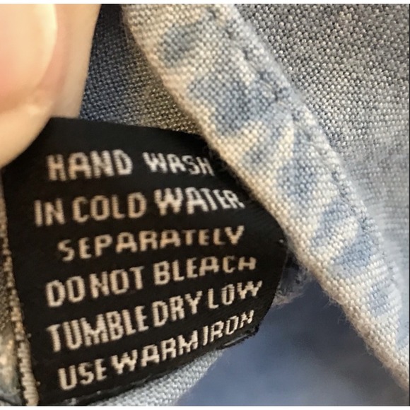 Style Envy Womens Cropped Pullover Top Size S Blue Chambray Smocking Ruffles - Picture 7 of 7